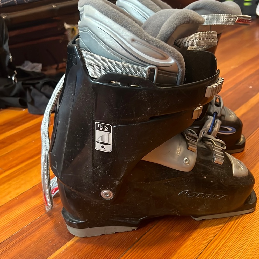 Nordica EM6 Olympia ski boots